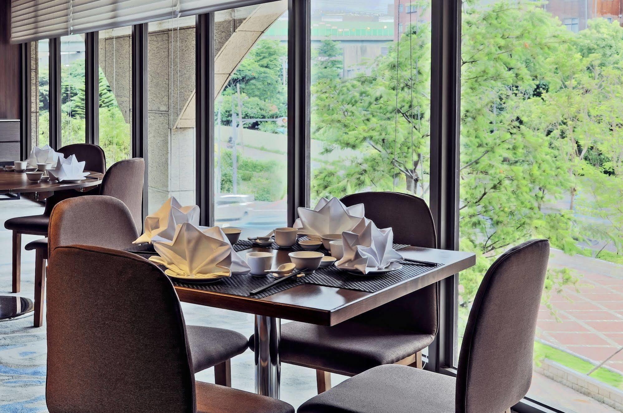 The Ho Hotel Hszincsu Kültér fotó