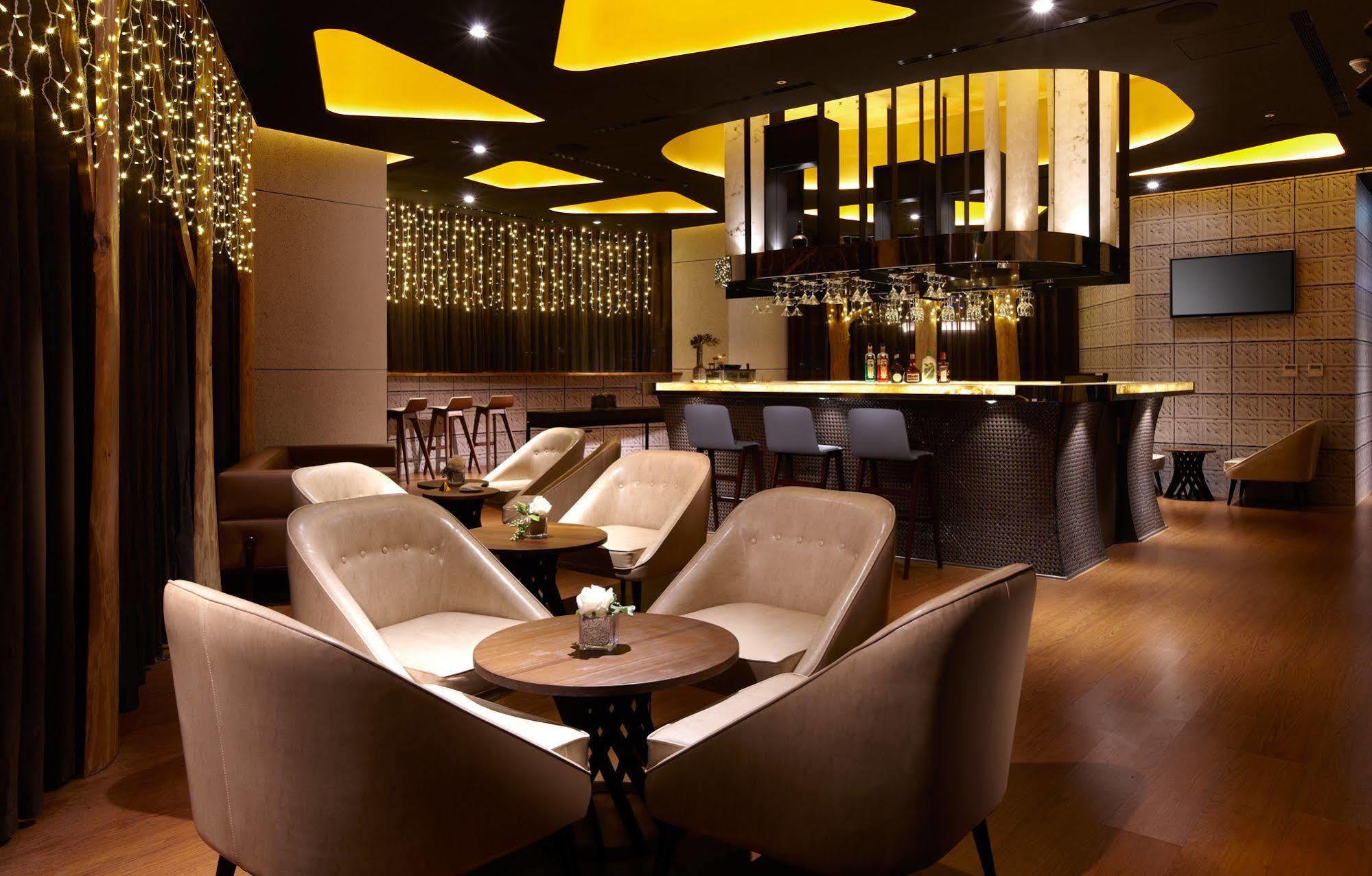 The Ho Hotel Hszincsu Kültér fotó