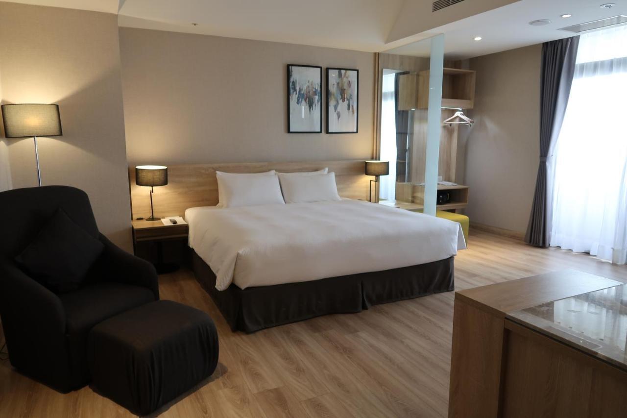 The Ho Hotel Hszincsu Kültér fotó
