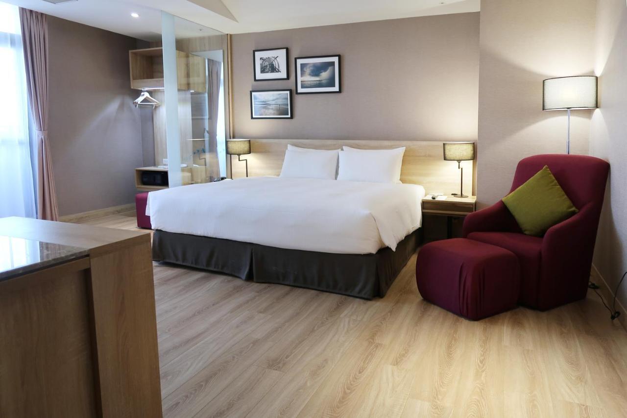 The Ho Hotel Hszincsu Kültér fotó